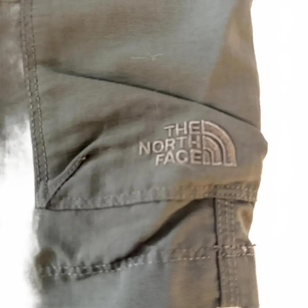 NORTH FACE Men's cargo‎ performance shorts Olive green 32 Waist. Hiking/Camping